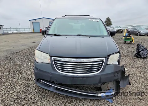 2013 Chrysler Town & Country Touring from USA, damaged, VIN 2C4RC1BG3DR801919